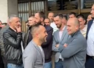 Banorët e Çashkës protestojnë para KSHZ-së, pritet shqyrtimi i ankesave