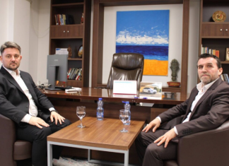 Muhamed Elmazi mori detyrën e kryetarit të komunës së Sarajit: Zoti na ndihmoftë!