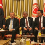 Momente historike në skenën politike turke, takohen Erdogan dhe Davutogllu!