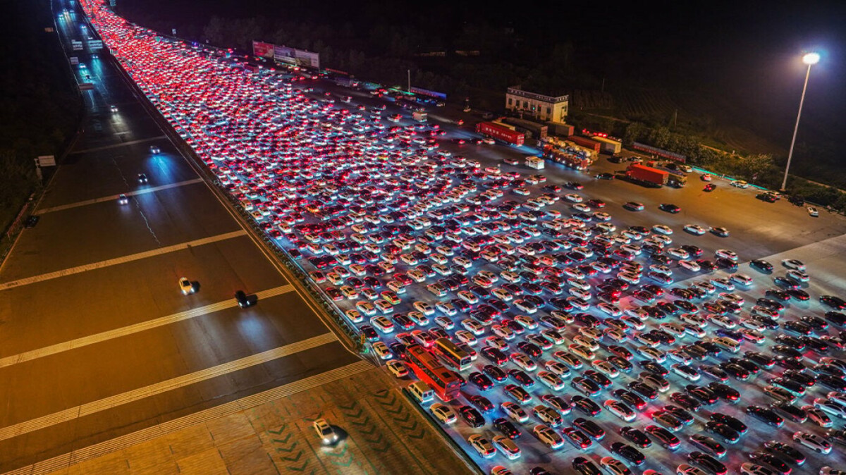Imazhe të pabesueshme  Bllokimi më i madh i të gjitha kohërave  makinat në trafik deri në 24 orë 