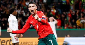 Info Shqip: Ronaldo futbollisti i parë miliarder! CR7 me 1.2 miliardë euro fitime, kontrata e re në Arabi e fut në histori