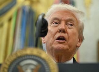 “Askush nuk guxon t’i afrohet Amerikës”, Trump dërgon CIA-n në Venezuelë, Maduro mbledh ushtrinë