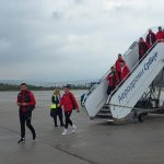 Ekipi shqiptar zbarkon në tokën serbe, qindra forca policia presin skuadrën kuqezi në Nish (VIDEO)