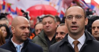 Info Shqip: Lista Serbe sfidon Kuvendin, dhe rrezikon formimin e Qeverisë së re të Kosovës