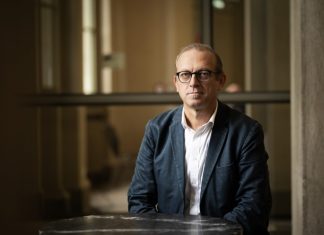 Robelli: Ambasadorët e huaj kërcënuan me tërheqjen e trupave të NATO-s nëse zhbëhej Gjykata Speciale