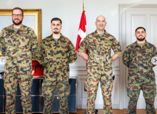 Ushtria e Zvicrës dekoron tre shqiptarët! Shpëtuan jetën e një gruaje (VIDEO)