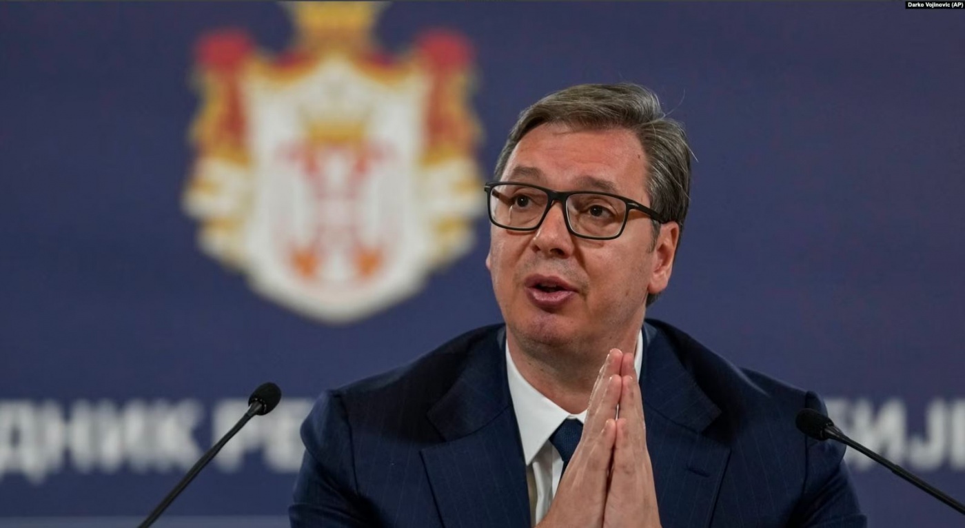 Opozita në Serbi kërkon hetim dhe ndëshkim për Vuçiqin