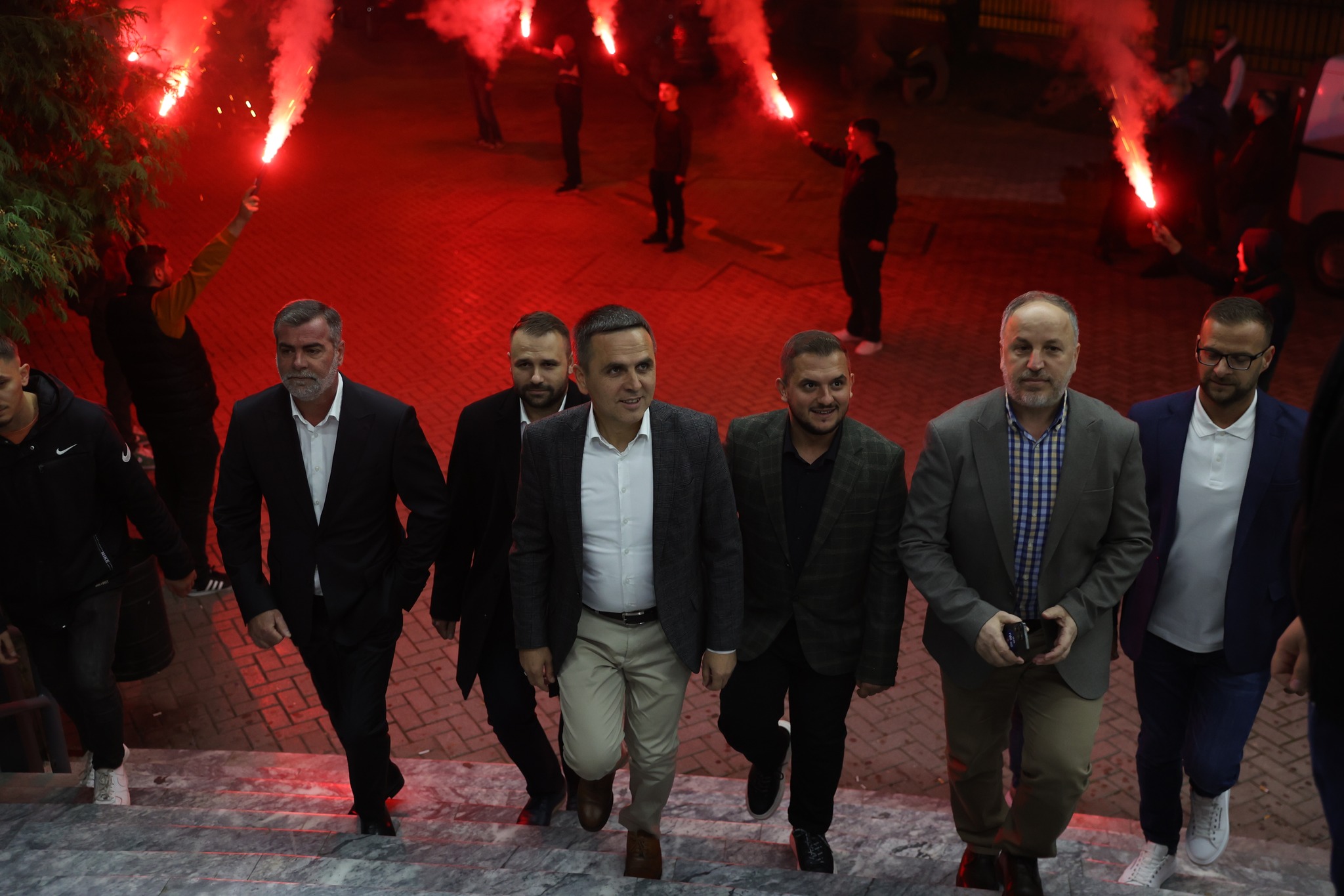 pse-levizja-besa-eshte-partia-me-e-fuqishme-dhe-me-e-konsoliduar-brenda-vlen-it