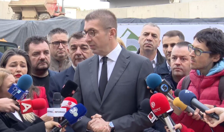 Çdo student do të marrë 12 300 denarë për pajisje elektronike  Mickoski  Thirrja është e hapur deri më 1 janar