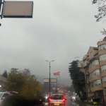 Mot i lig, erë e fortë dhe bubullima pritet të godasin vendin