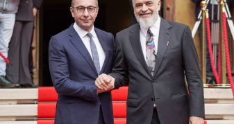 Info Shqip: Mickoski nga Tirana: Maqedonia mbetet e orientuar drejt integrimeve evropiane dhe bashkëpunimit rajonal