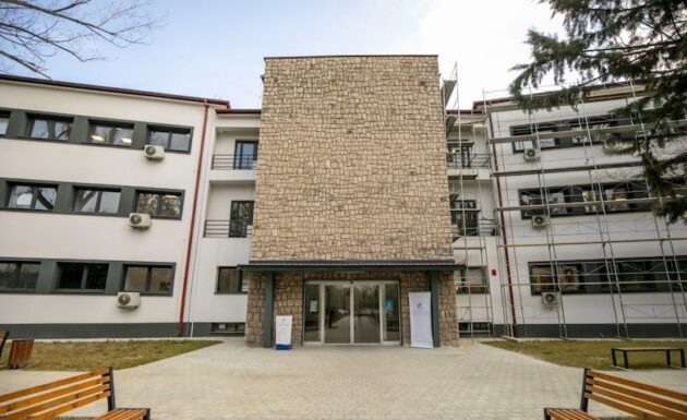 Universiteti-Nene-Tereza-630x420