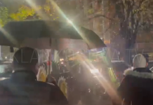 Simpatizantët e LDK-së festojnë me traktor në Pejë (VIDEO)