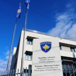 Lista Serbe injoron qëllimshëm shënim zyrtar “Republika e Kosovës” në Komunën e Mitrovicës së Veriut (FOTO)