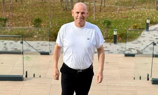 Reagon Lladrovci  U vërtetua që  s ka bir nane që më largon nga PDK ja 