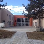 Përplasje në Butel: 28 Nëntori ndalohet nga shkolla për shkak të veshjeve tradicionale të fëmijëve