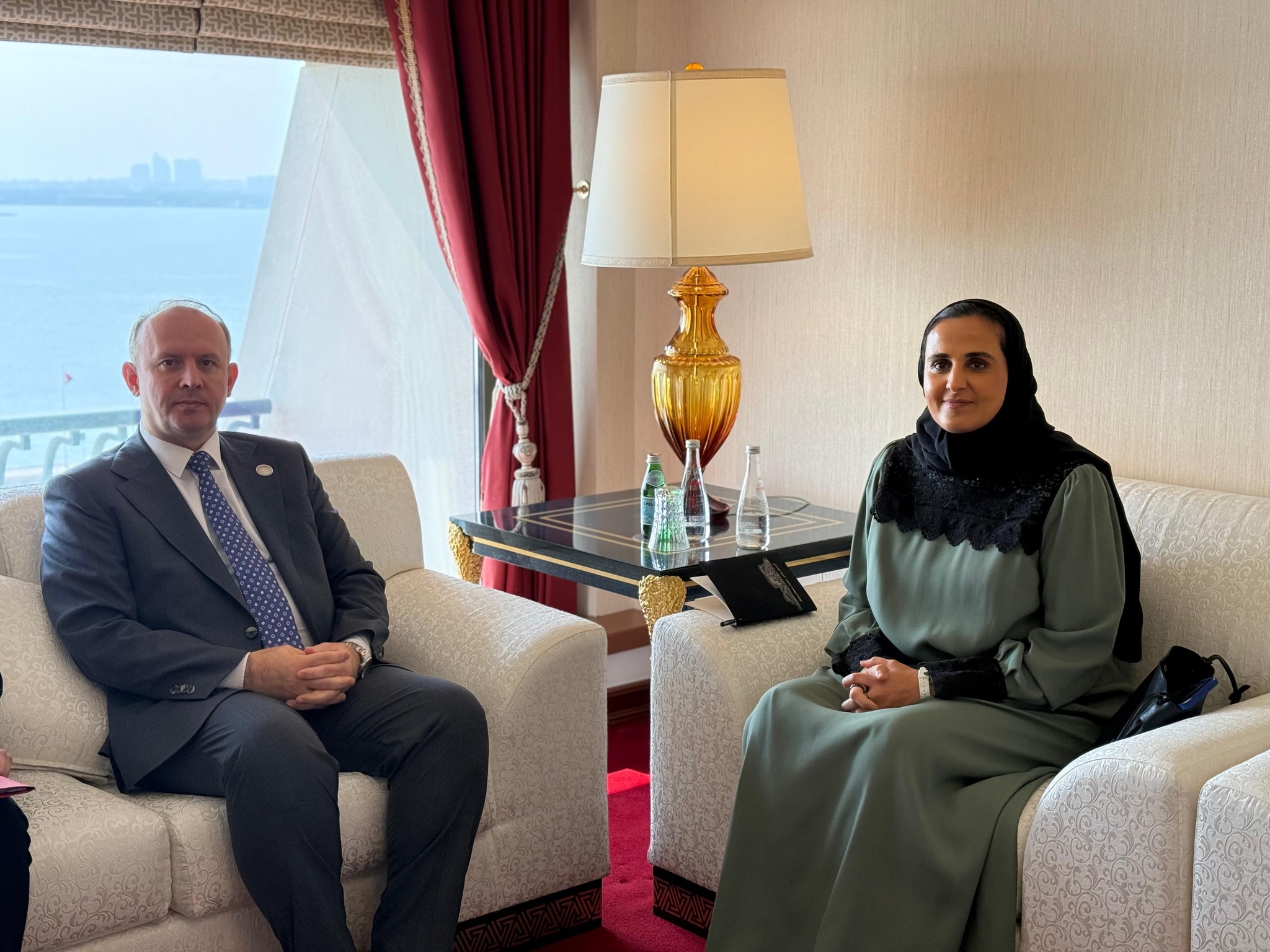 Afrim Gashi në Katar takon kryetaren e e Muzeumeve dhe Trashëgimisë Kulturore  thellim të projekteve kulturore në mes dy shteteve