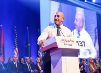 Haradinaj publikon listën e AAK-së me 110 kandidatë për zgjedhjet e 28 dhjetorit