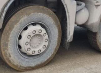 1.300€ gjobë për kamionët që lëviznin me baltë në goma në rrugët e Shkupit