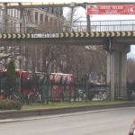 Vendkalimi ilegal i këmbësorëve afër Bit Pazarit, Mexhiti: Zgjidhje është prishja e urës dhe vendosja e semaforëve