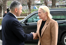 Kryetari i Dibrës Fisnik Mela, pret në takim pune ambasadoren e SHBA-së Aggeler