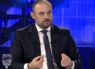 Gjorgjievski: Do të përpiqem që për Vitin e Ri të kemi edhe një këngëtar shqiptar, mjaft më me ndarje