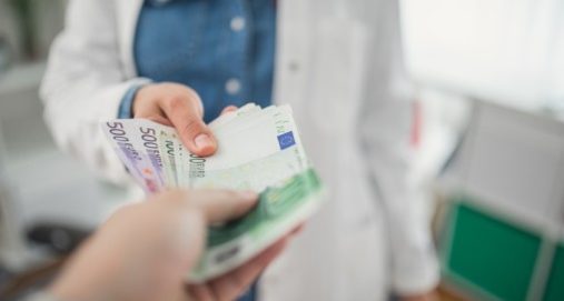 Info Shqip: Çdo i treti qytetar në vend ka paguar ryshfet për të kryer ndonjë punë.