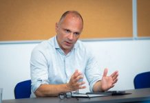 Filipçe thotë se po përgatitet për t’ia rikthyer pushtetin qytetarëve