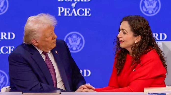 Donald-Trump-Vjosa-Osmani