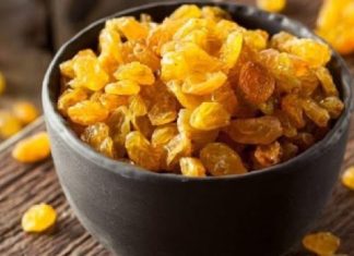 Pse duhet të hani një grusht rrush të thatë çdo ditë