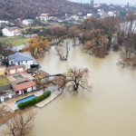 Fillimisht stuhi dëbore, më pas përmbytje! Probleme në Bosnje e Hercegovinë dhe Serbi