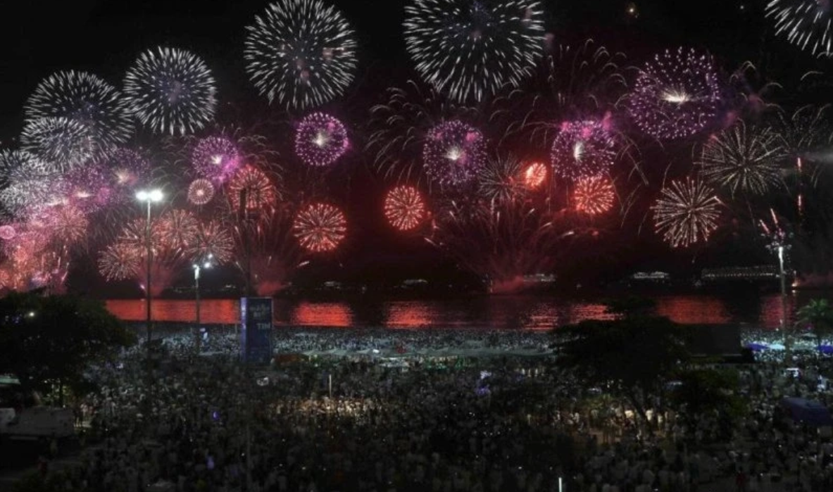 Rio de Janeiro vendos rekordin botëror për festën më të madhe të Vitit të Ri