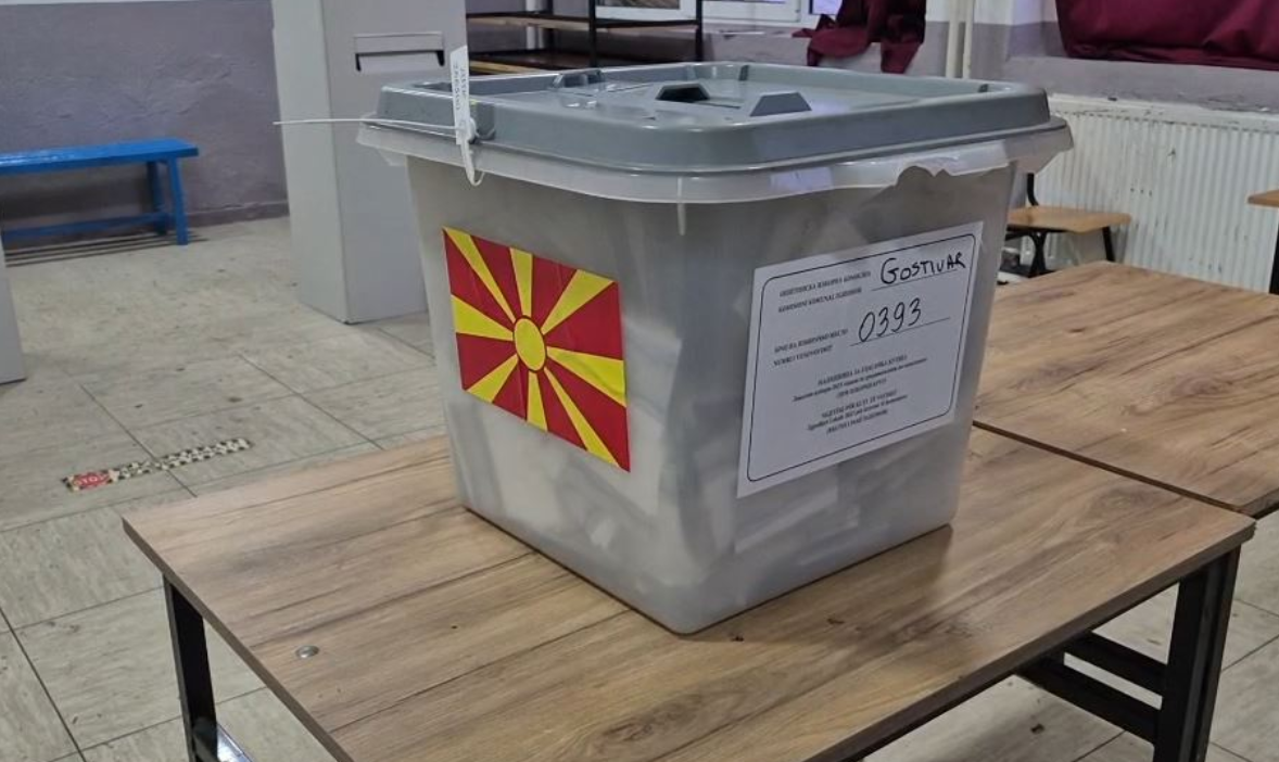 Dalja në zgjedhje në Gostivar  Vrapçisht  Mavrovë Rostushë dhe Qendër Zhupë deri në ora 17 00  Nga gjithsej 128 286 votues  kanë votuar vetëm 32 747