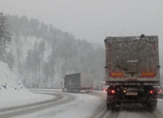 Kamioni doli nga rruga, shtetasi i Kosovës humb jetën në Maqedoni