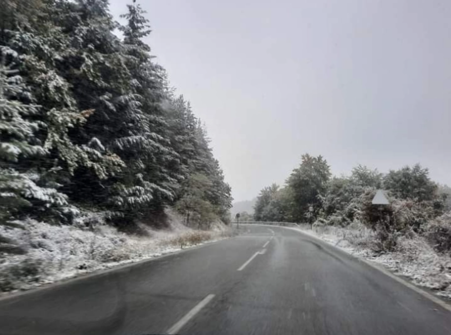 Borë me intensitet mesatar në Kodër të Diellit  komunikacioni nëpër rrugë të lagështa