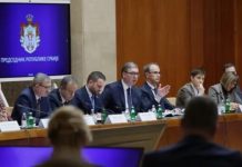 “Turp të keni”: Vuçiq qorton ministrat, a po paralajmëron ‘rikthimin e mundshëm’ si kryeministër