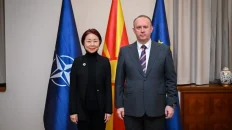 Info Shqip: Kryeparlamentari Gashi zhvillon takim me Ambasadoren e Kinës