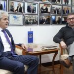 A do të ketë takim Ahmeti-Mickoski, kush po taktizon?