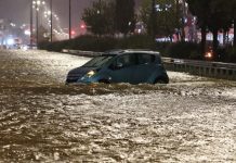 Moti i keq përfshin Greqinë, rrugët e Athinës shndërrohen në lumenj të rrëmbyer (VIDEO)