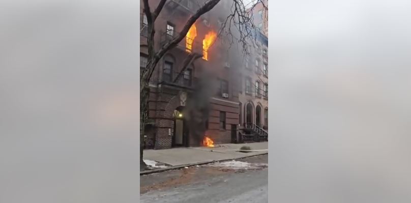 Shqiptari kthehet në hero  shpëton nga flakët dhjetëra familje në New York  VIDEO 