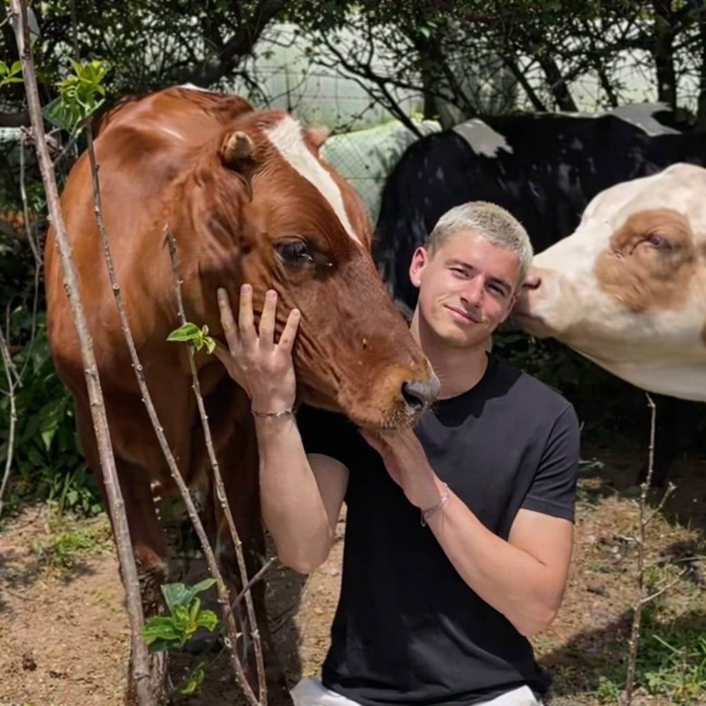 Jeta përtej kamerave, ky është ‘pushimi’ i Londrimit në shtallë