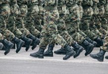 200 dronë, 1 ushtar, Kina zbulon strategjinë e re ushtarake, ja çfarë parashikon