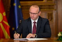 Nëse nuk ka marrëveshje për VLEN-in, Gashi do të japë dorëheqje nga posti i kryeparlamentarit