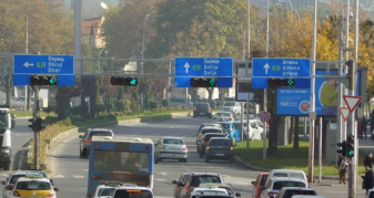 Info Shqip: Kaloni në të gjelbër dhe bllokoheni në kryqëzim…“Safe City” e regjistron dhe mund të paguani 45€ gjobë