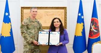 Info Shqip: Osmani: Prania e KFOR-it amerikan është jetike për stabilitetin në Kosovë