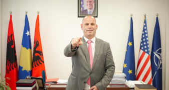 Info Shqip: Lladrovci: Kurti ka kërkuar vota që Glauku të bëhet president