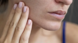 Info Shqip: A mund të shërohet lëkura e thatë vetëm duke pirë ujë?