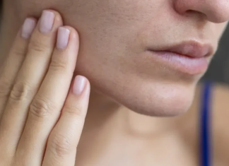 A mund të shërohet lëkura e thatë vetëm duke pirë ujë?