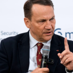 Info Shqip: Paralajmërimi i ministrit polak: Të përgatitemi për luftë, mund të shohim atë që kanë parë gjyshërit tanë