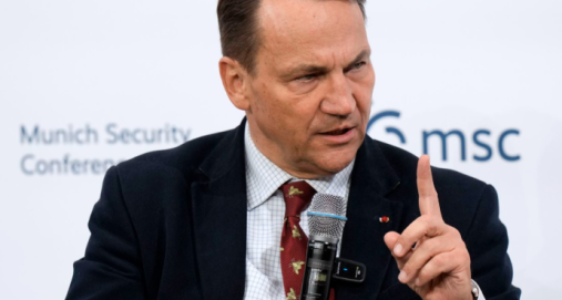 Info Shqip: Paralajmërimi i ministrit polak: Të përgatitemi për luftë, mund të shohim atë që kanë parë gjyshërit tanë